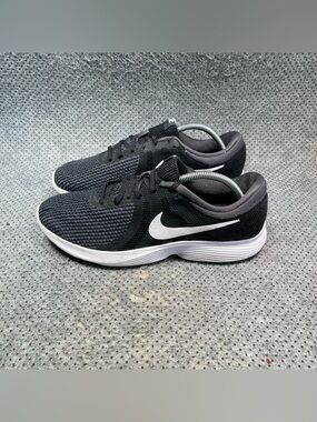 Nike Revolution 4 Black Running Shoes Size 11 Women’s